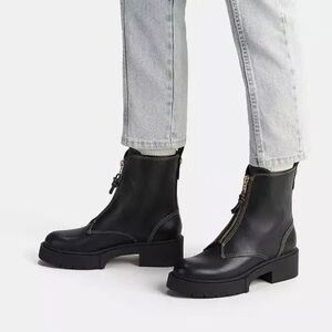 Coach Liza Zip Lug Sole Bootie 41.5